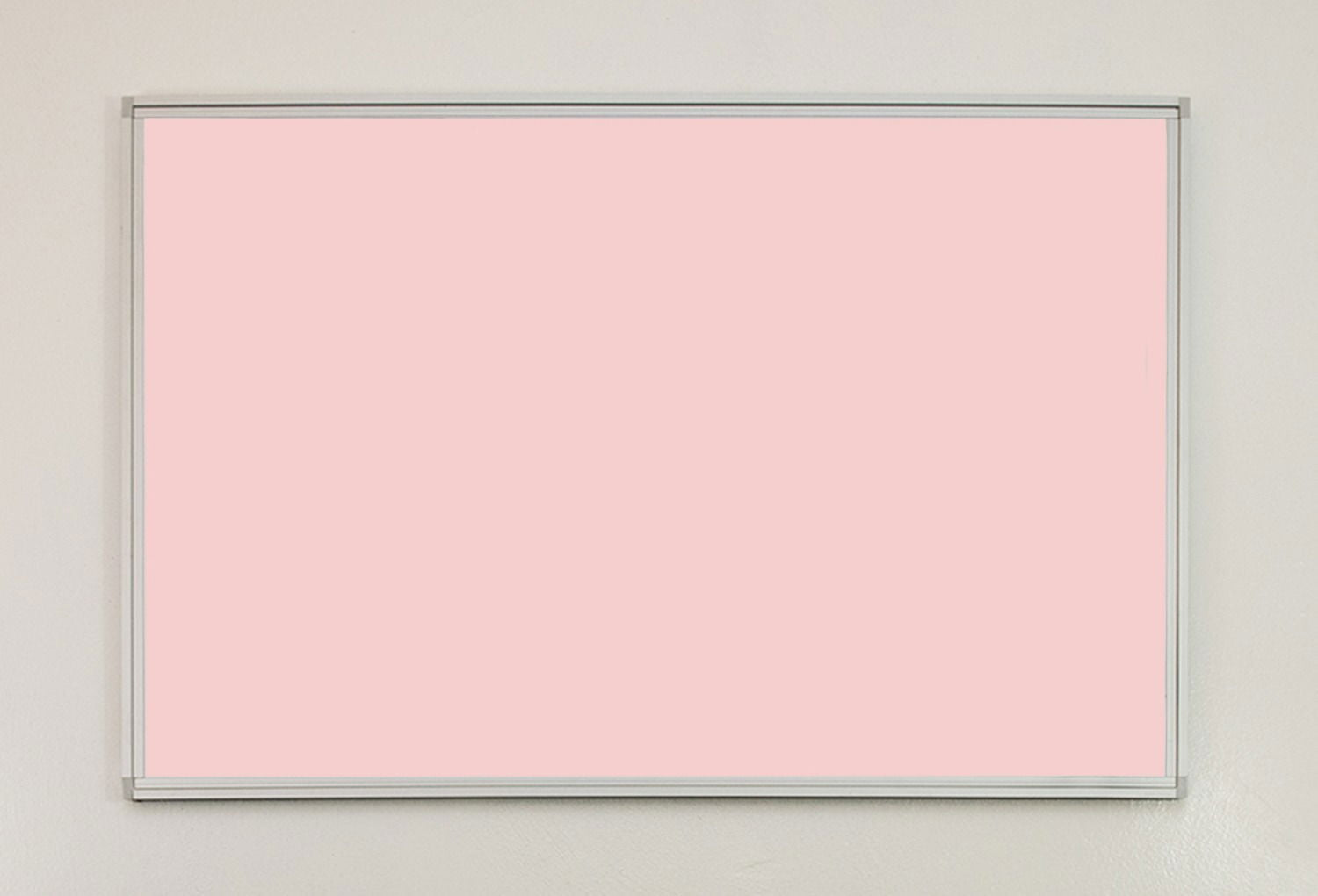 לוח איכותי עם מסגרת אלומיניום מחיק ומגנטי בגווני פסטל