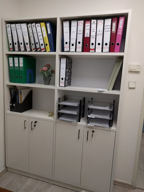 ארון + מדפים