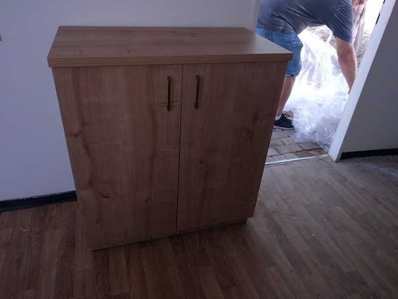 ארון מדפסת דלתות